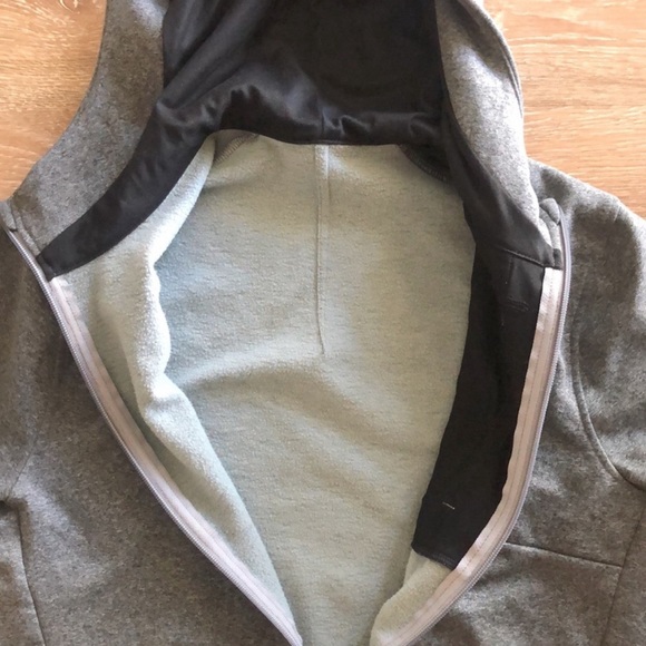 Men’s Lululemon Full Zip - Picture 7 of 7